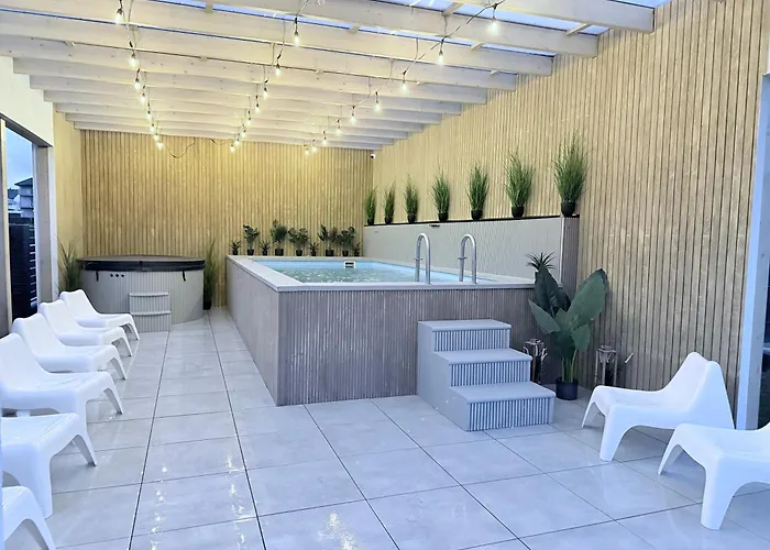 Domki Nord Breeze Z Podgrzewanym Basenem I Jacuzzi