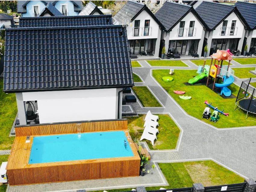 Holiday home Nord Breeze Z Podgrzewanym Basenem I Jacuzzi Wladyslawowo